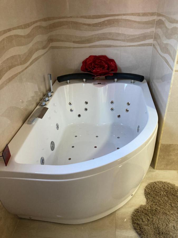B&B La Reggia Di Rihanna Spa Caserta Exterior foto